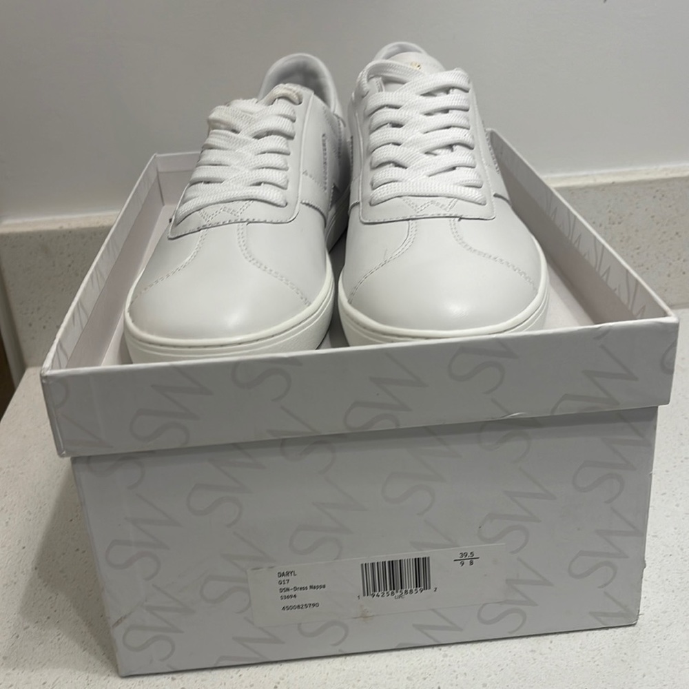 Stuart Weizmann DARYL 9B white NIB